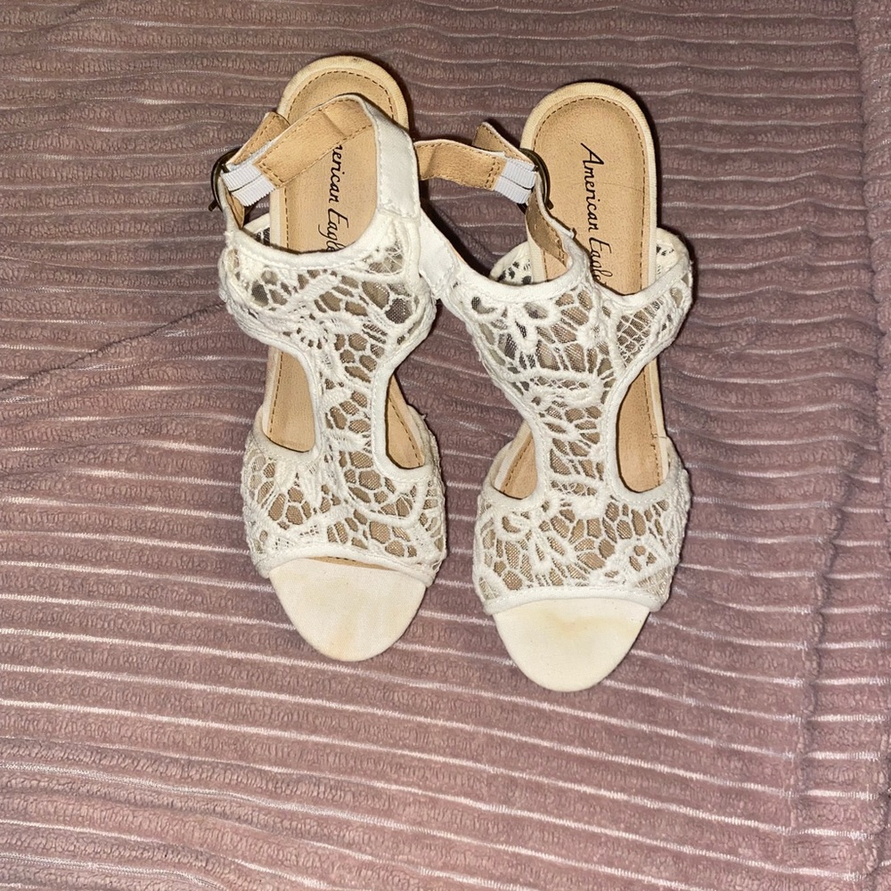 American Eagle Lace Chunky Heel w/ Buckle Ankle Strap- Platform Base - Picture 2 of 9